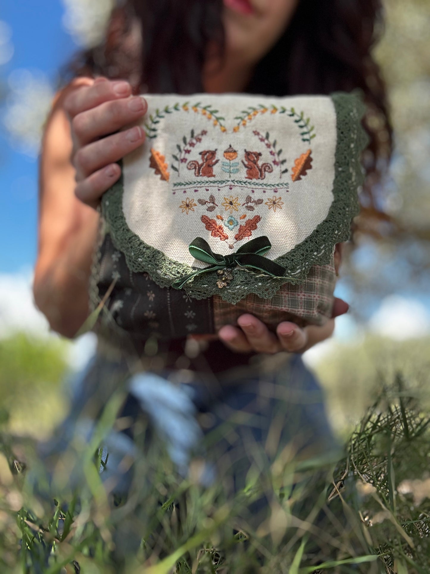 ✨Free Shipping✨ Oak Love 🍂 patchwork embroidered bag