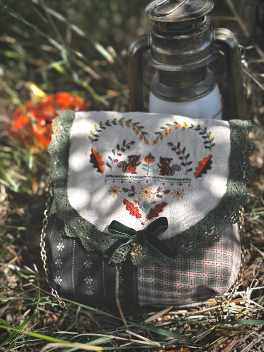 ✨Free Shipping✨ Oak Love 🍂 patchwork embroidered bag